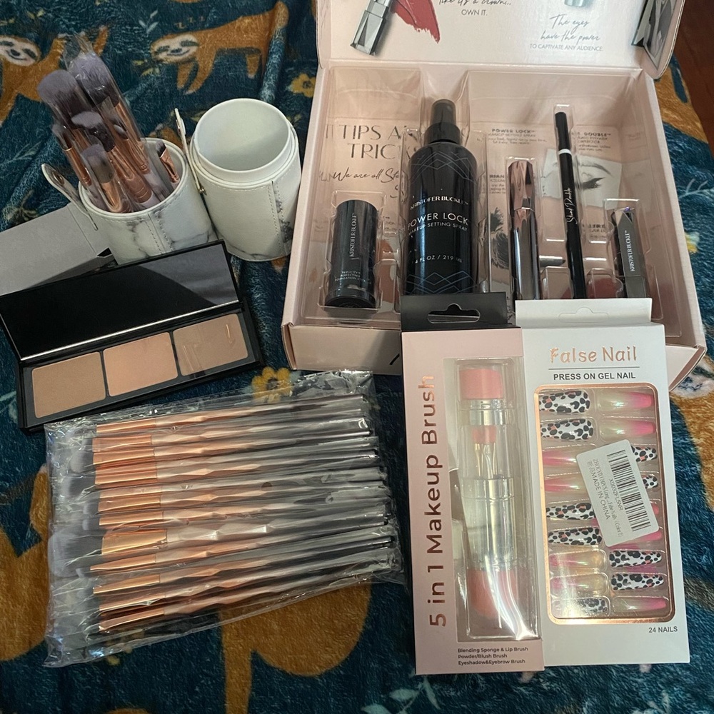 Makeup bundle